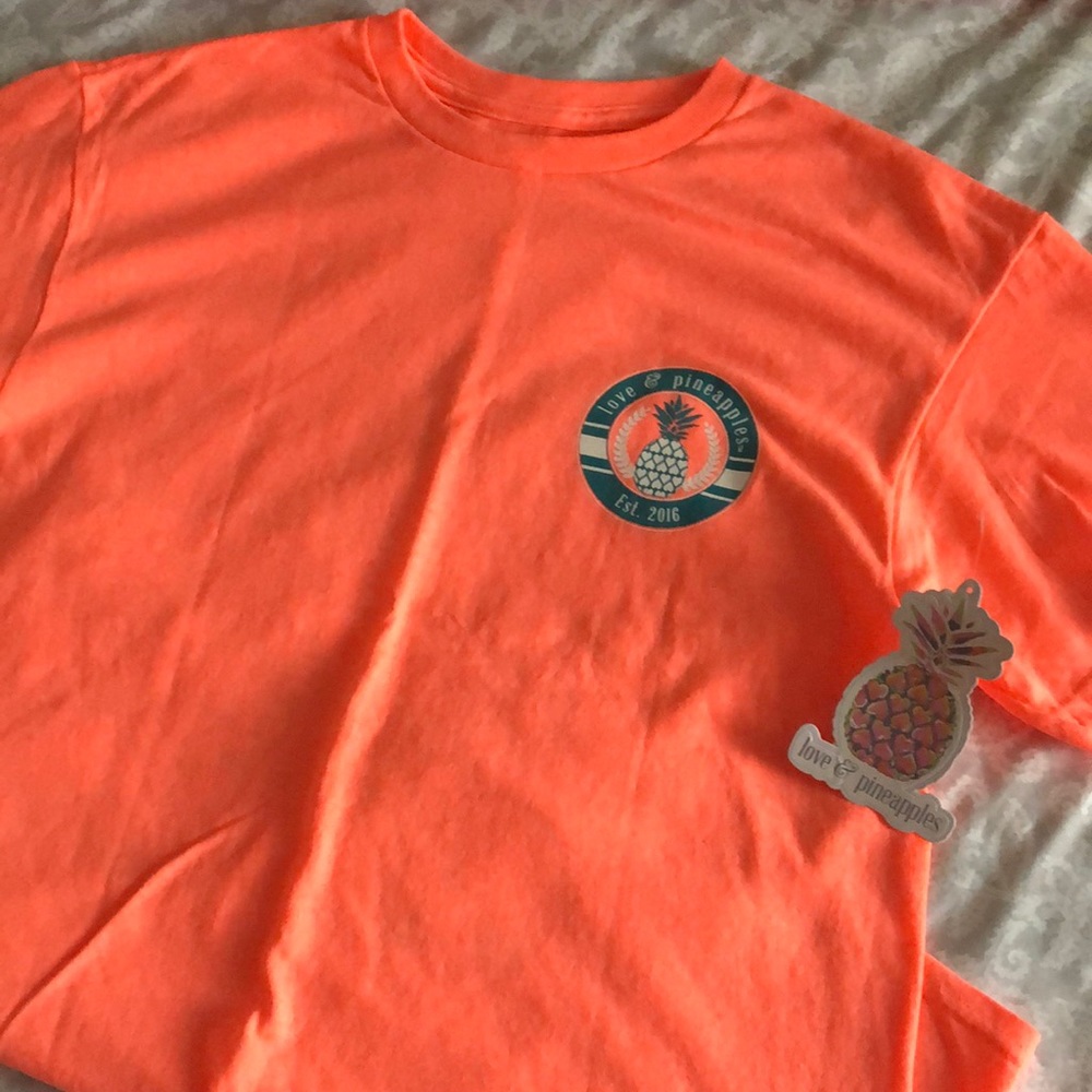 NWT love & pineapples Women’s Medium t-shirt bright coral